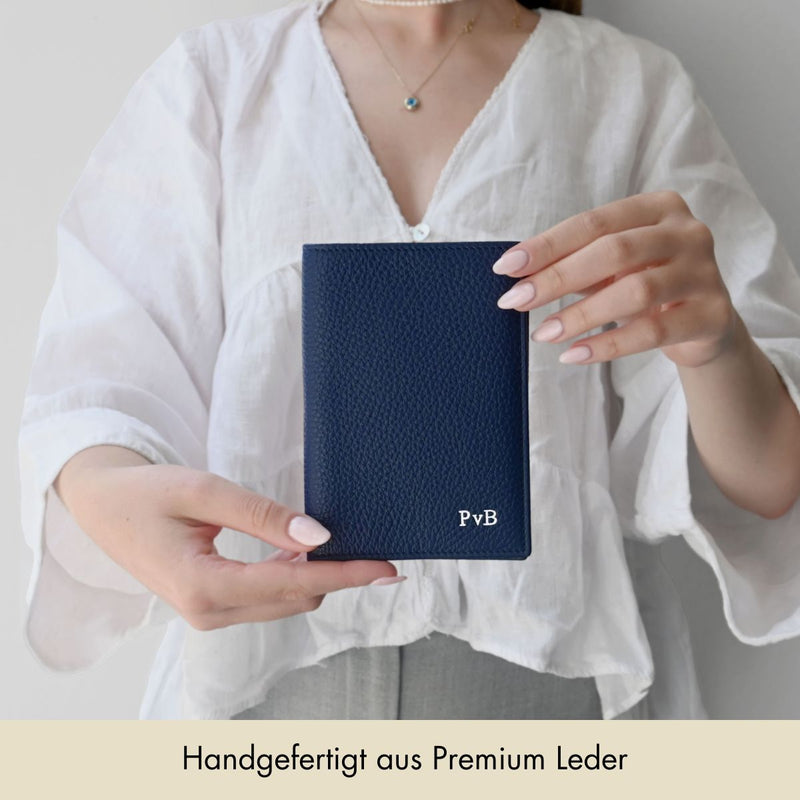 Reisepass-Hülle genarbtes Leder in Dunkelblau bei MERSOR